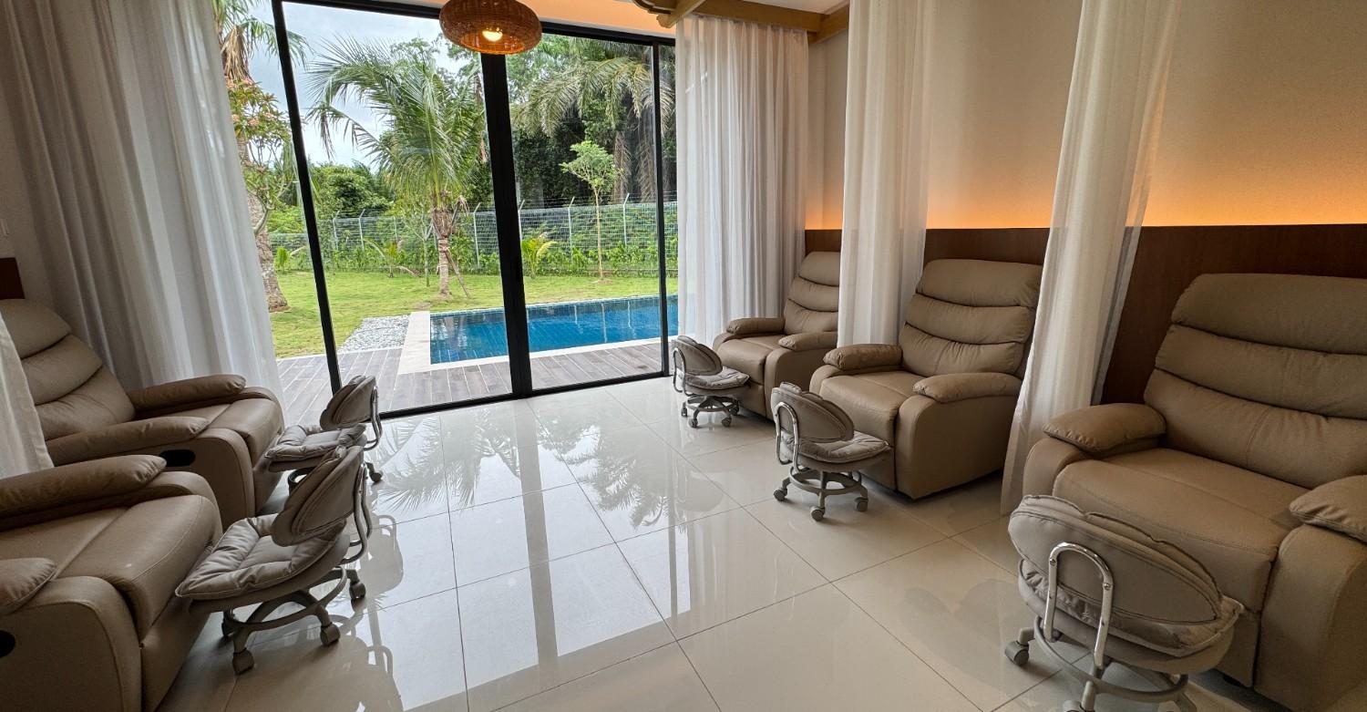 Clubhouse dining area with elegant table settings.