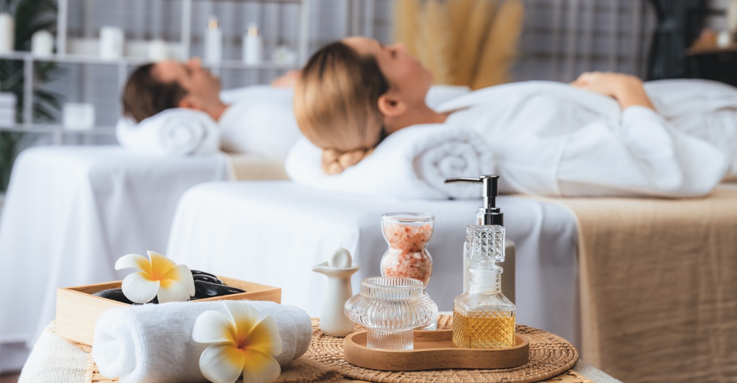 Clubhouse dining area with elegant table settings.